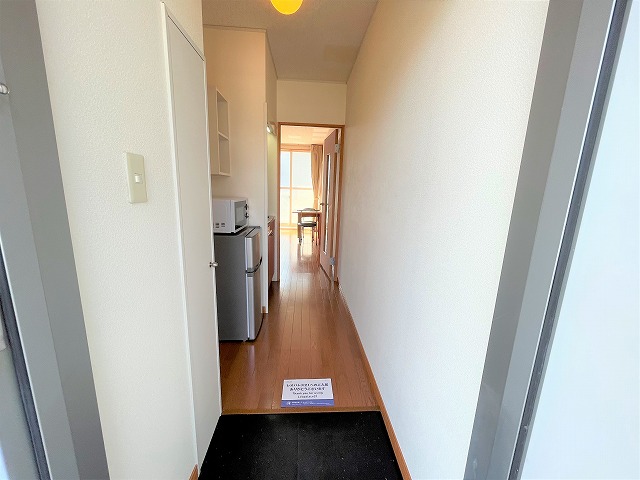 レオパレスレオリバーサイド２１ 玄関