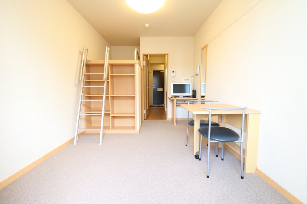 レオパレストルテュー リビング