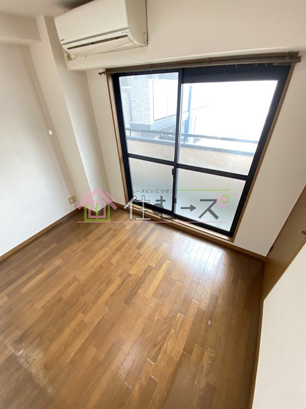 ロイヤルレスト芦原 ベッドルーム