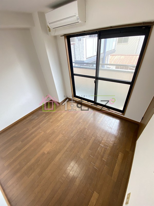 ロイヤルレスト芦原 ベッドルーム