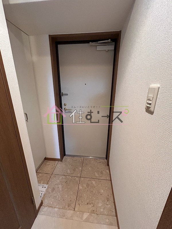 アスリート本町西 玄関