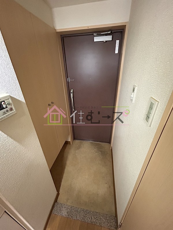 グラン・セレブ本町 玄関