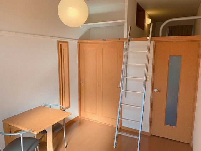 レオパレスＫＡＭＩＳＨＯ ベッドルーム