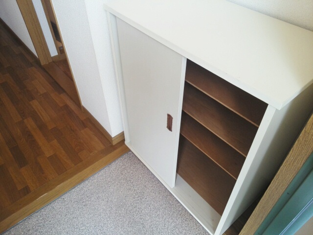 マリッチ小谷 玄関