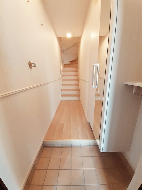 ヴィラ　アトモス 玄関