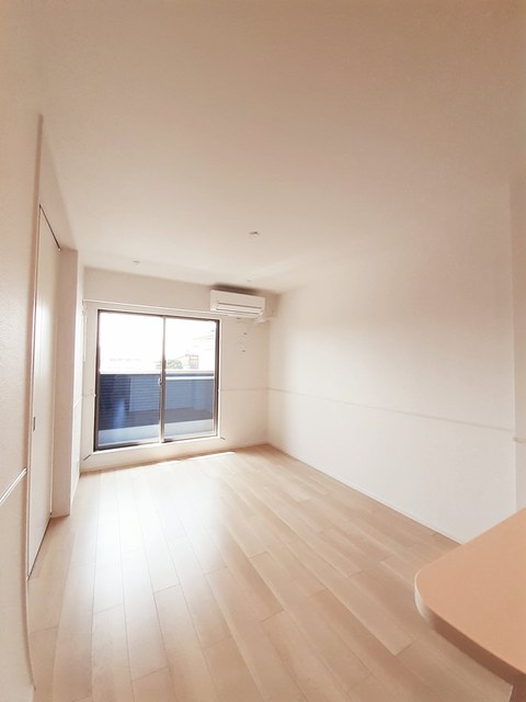 ヴィラ　アトモス リビング