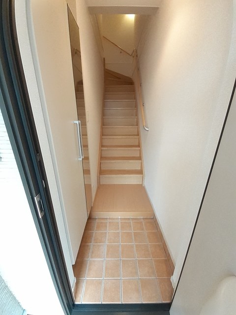 カルム・メゾン　東館 玄関