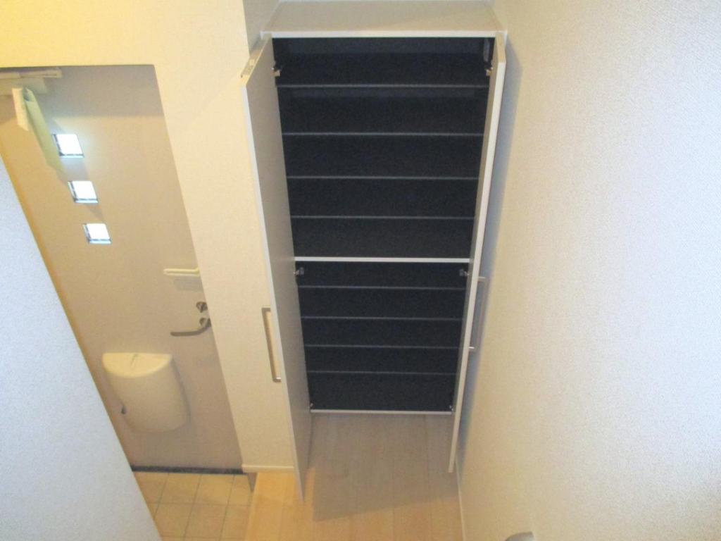 コート向田 玄関