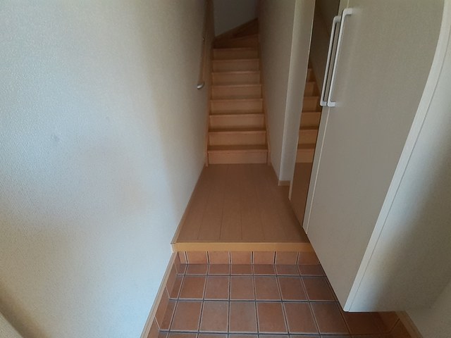 メルシー　ボンジョルネ　Ａ棟 玄関