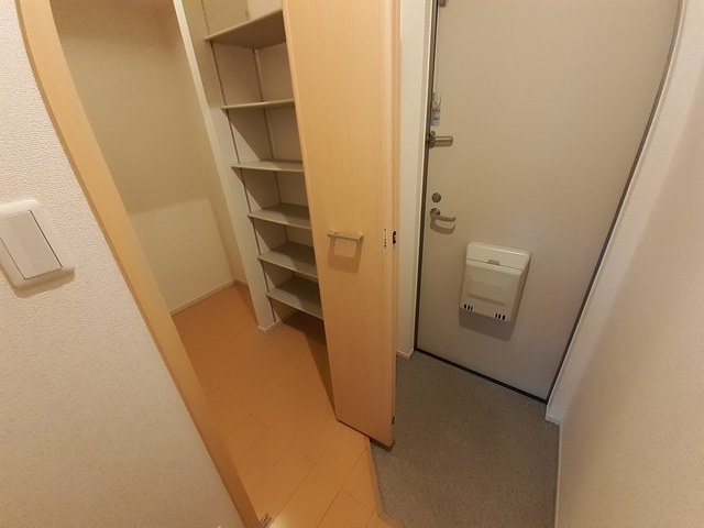 クリ－ル　ポッシュＴ＆Ｋ 玄関