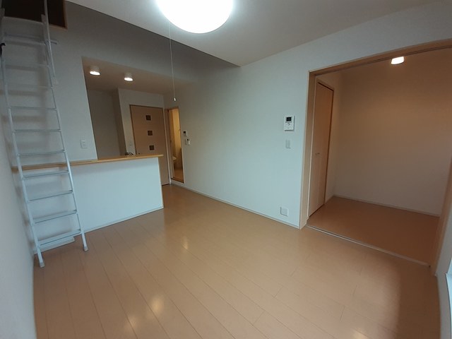 クリ－ル　ポッシュＴ＆Ｋ リビング