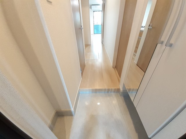 アンジュ　ド　ボヌール　香里園 玄関