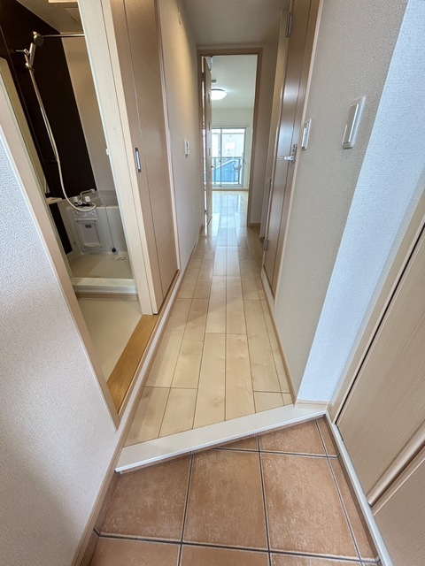 エストレージャ 玄関