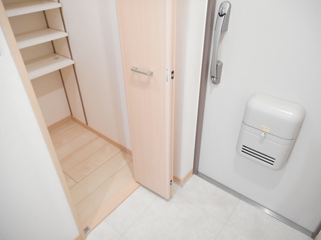 Ｆｉｏｒｅ　水無瀬 玄関