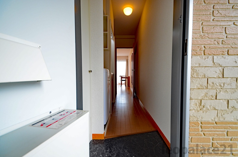 レオパレスＫＳＰＩＲＩＴ　桜 玄関