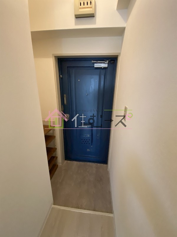 ファミーユ河村 玄関