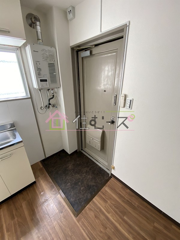 カンエイハイツ 玄関