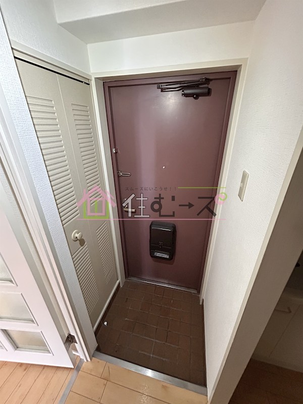 ロイヤルハイツ南栄 玄関
