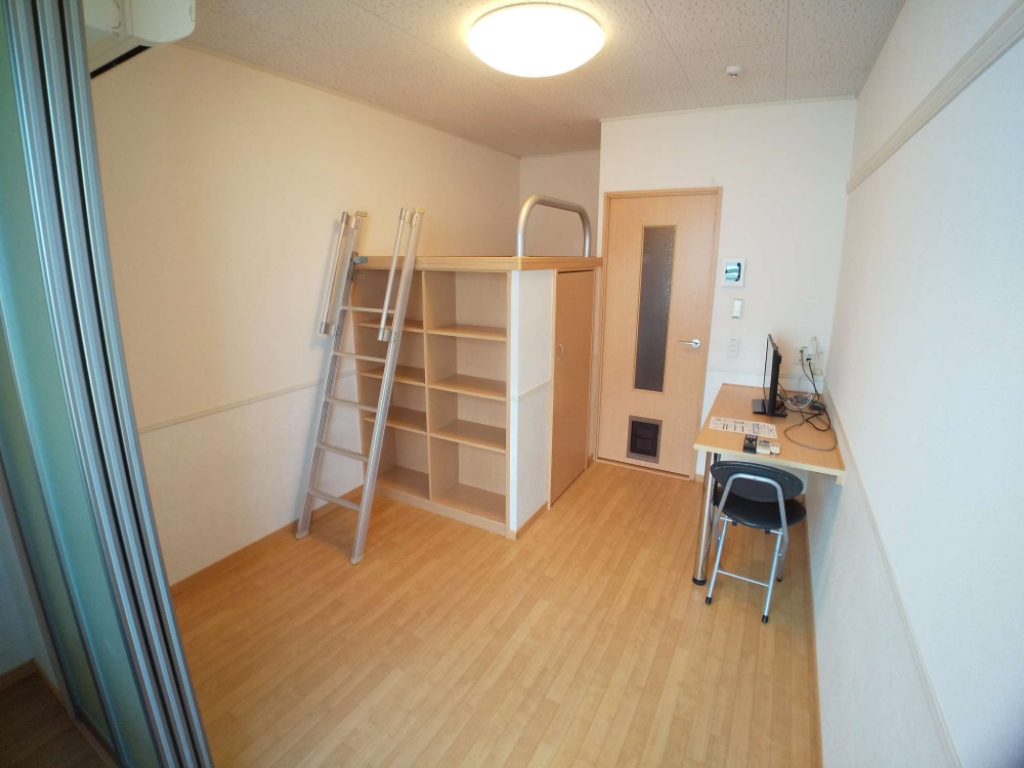 レオパレスエイト ベッドルーム