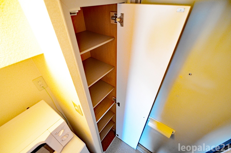 レオパレスヴェルリッツ深井 玄関