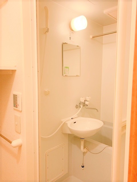 レオパレスＺｅｐｈｙｒ 風呂画像