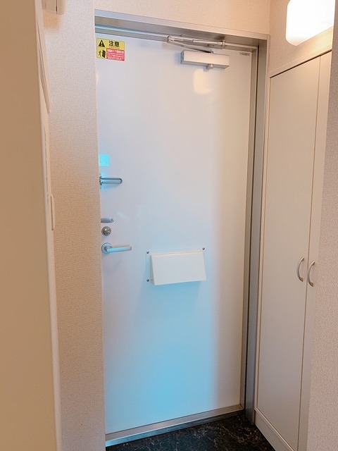 レオパレスグリーンアンバー 玄関