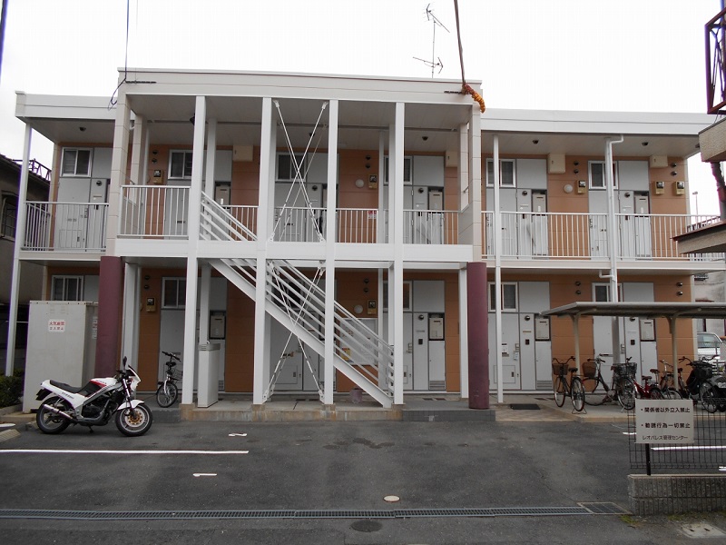 レオパレスドウマン 外観