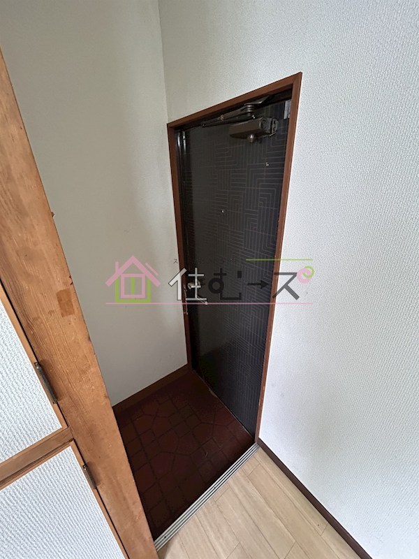 アクティブ岸里 玄関