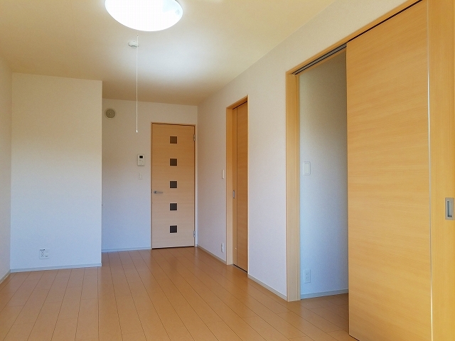 クリスタルガーデン　カラー リビング