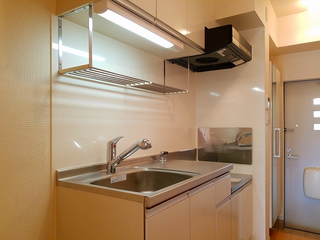 クリスタルガーデン　カラー キッチン