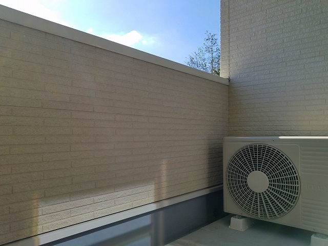 クリスタルガーデン　カラー ベランダ