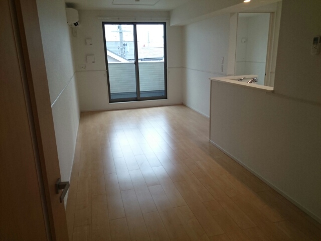 ストラーダ　ディ　ラピス リビング