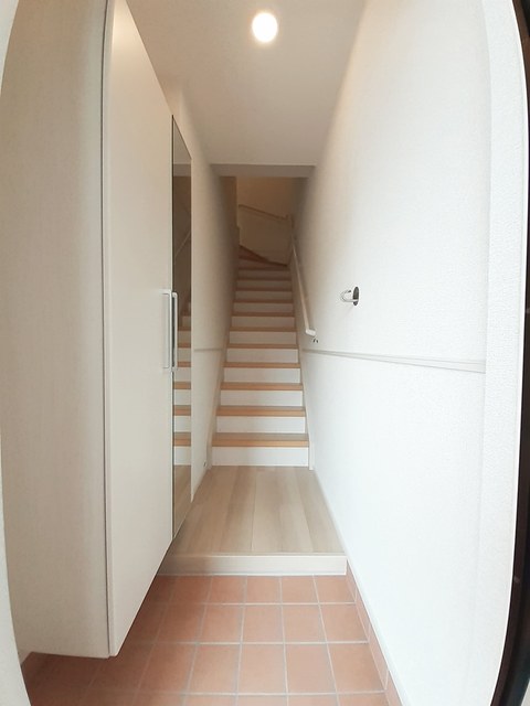 ビサイドサラン 玄関