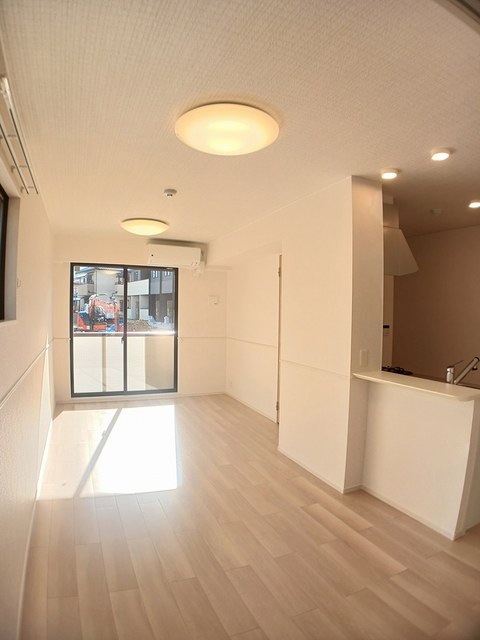 エルミタージュ泉ヶ丘２号館 リビング