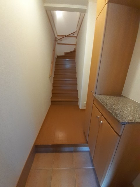 ブライトヒルズＢ 玄関