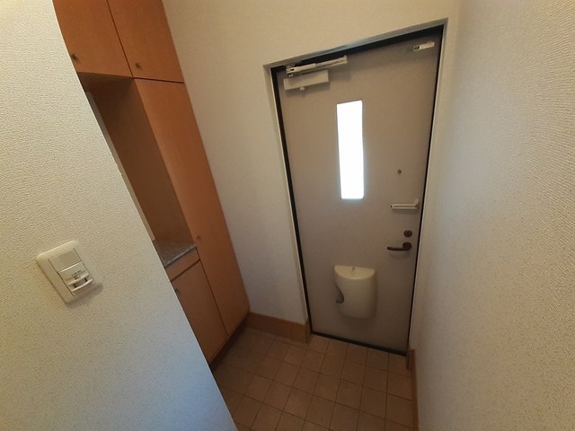 ティアラ　コートＡ 玄関