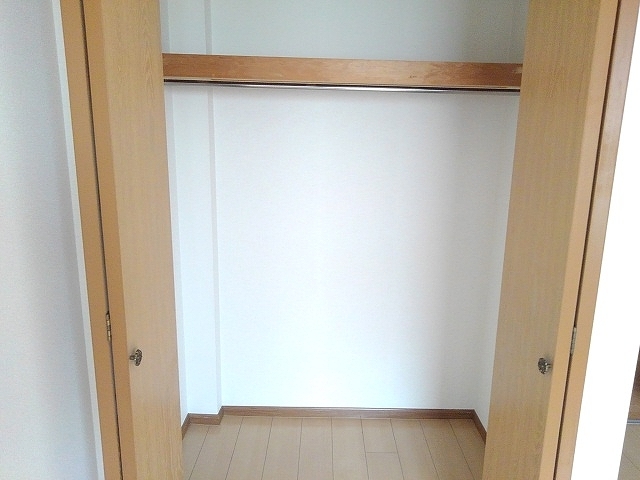 リヴ・エファート その他3