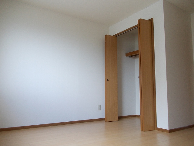 リヴ・エファート その他4