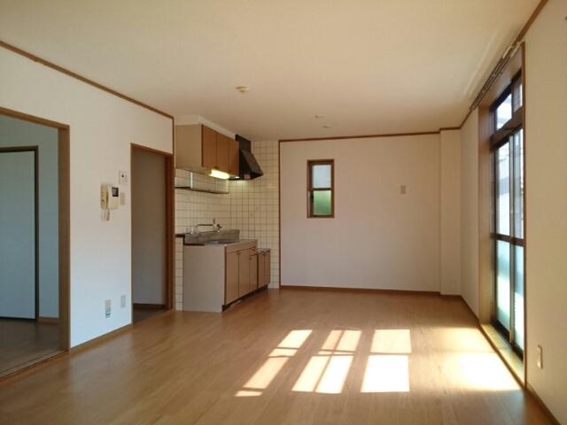 シャルマン上Ⅱ番館 リビング