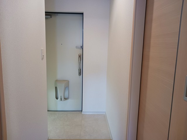 ラ　ヴィータ西梅田 玄関