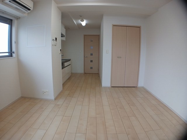 ラ　ヴィータ西梅田 リビング