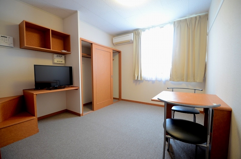 レオパレス寺地 ベッドルーム