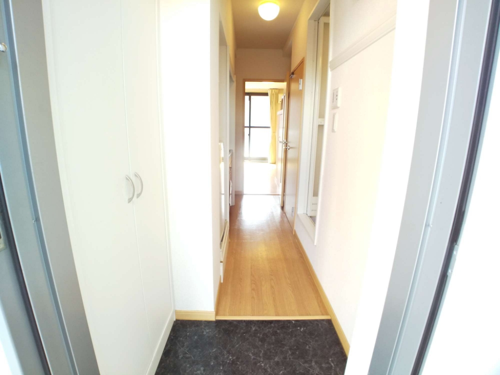 レオパレスルシェルブル金岡Ⅱ 玄関