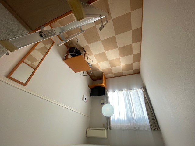 レオパレスダンケ蛍池 リビング