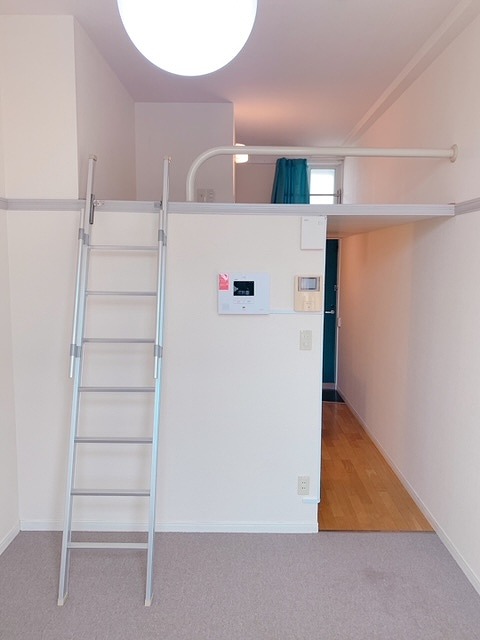 レオパレスアザレ ベッドルーム