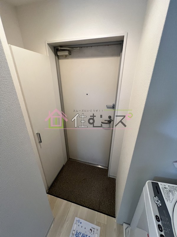 クリスタル昭和 玄関