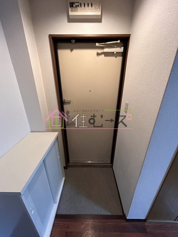 ルーミングイン千舟 玄関