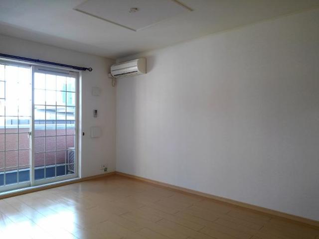 エスポワールⅡ　（沼） リビング