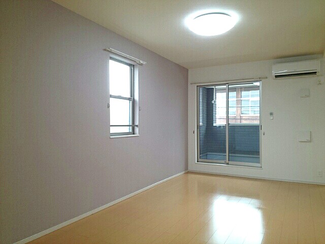 ゴールドモア リビング