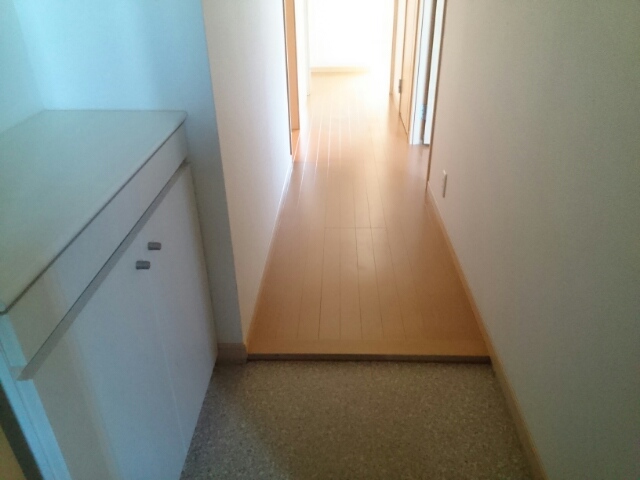 メゾンドファミーユ鶴見緑地公園 玄関